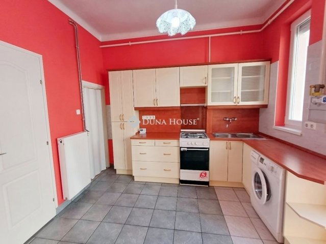 Eladó családi ház, Budapesten, XX. kerületben 43.5 M Ft