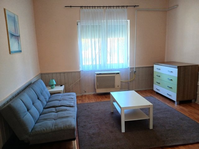 Kiadó családi ház, albérlet, Debrecenben 240 E Ft / hó