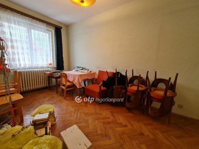 Eladó téglalakás, Debrecenben 74 M Ft, 2+1 szobás