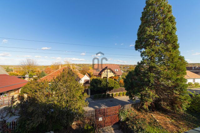 Eladó családi ház, Pécelen 129 M Ft, 5 szobás