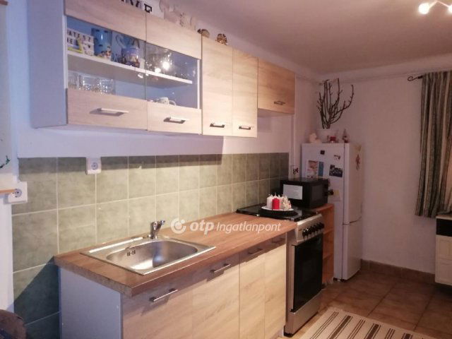 Eladó családi ház, Tiszakécskén 32.99 M Ft, 2 szobás