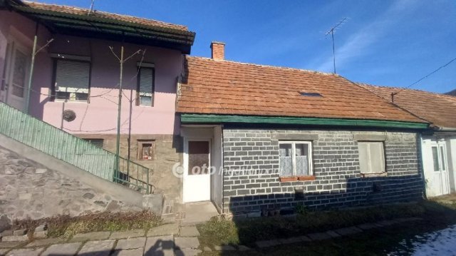 Eladó családi ház, Somoskőújfalun 13 M Ft, 4 szobás