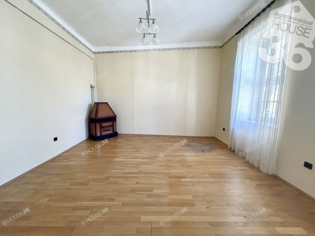 Eladó iroda, Kecskeméten 54.9 M Ft, 3 szobás