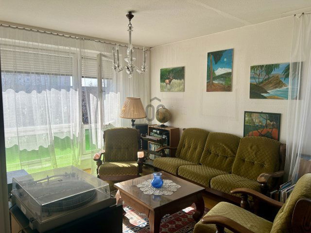 Eladó panellakás, Pécsett 59.9 M Ft, 3 szobás