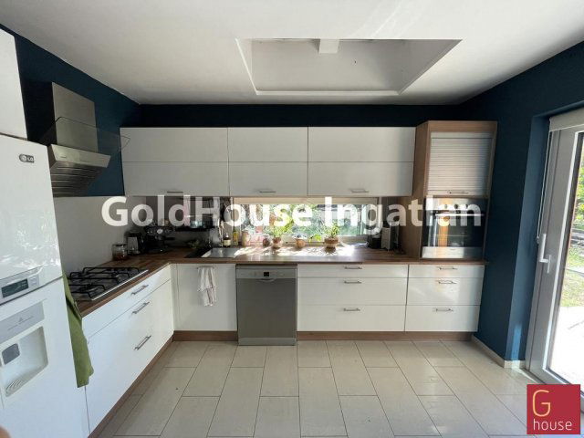 Eladó családi ház, Budapesten, XV. kerületben, Óda utcában