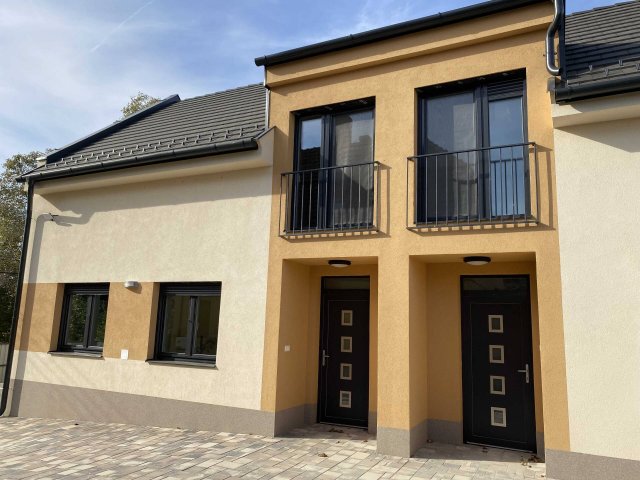 Eladó téglalakás, Balatonszárszón 116.765 M Ft, 4 szobás