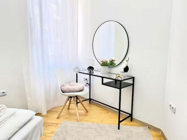 Eladó téglalakás, Budapesten, VII. kerületben 99.9 M Ft