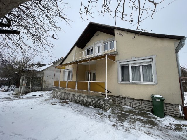 Eladó családi ház, Öskün 75 M Ft, 3 szobás