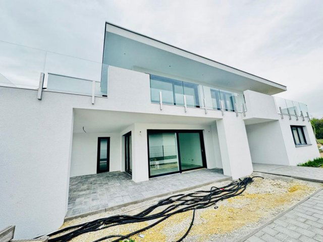 Eladó téglalakás, Siófokon 73.89 M Ft, 3 szobás