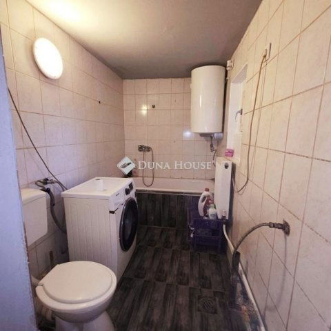 Eladó családi ház, Szegeden 58.9 M Ft, 4+2 szobás