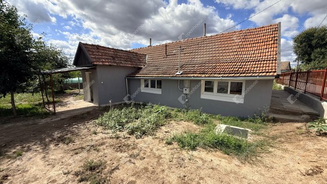 Eladó családi ház, Pándon 28.9 M Ft, 3 szobás