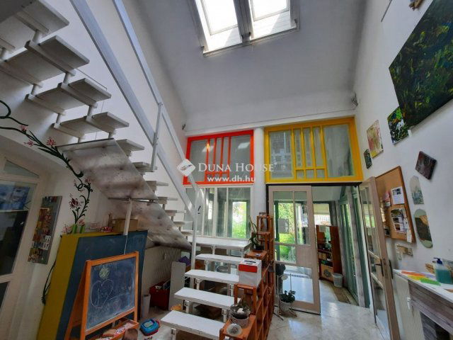 Eladó üzlethelyiség, Gödöllőn 320 M Ft, 6 szobás