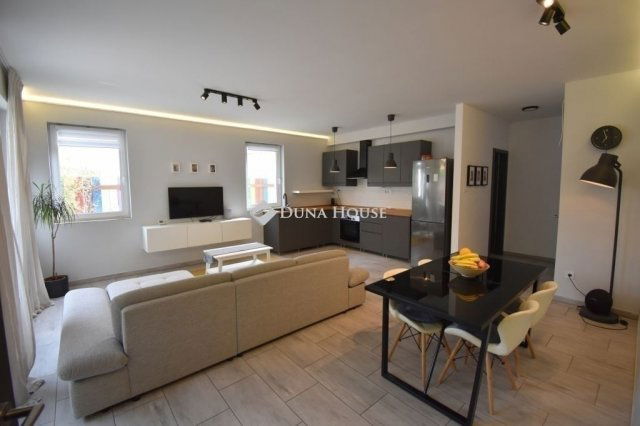 Eladó ikerház, Budapesten, XVI. kerületben 120 M Ft, 4 szobás