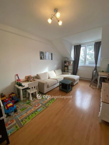 Eladó téglalakás, Szentendrén 79.9 M Ft, 2+1 szobás