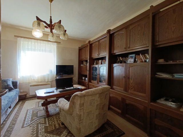 Eladó családi ház, Csécsén 17.8 M Ft, 2 szobás