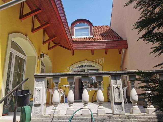 Eladó családi ház, Egerben 139 M Ft, 5 szobás