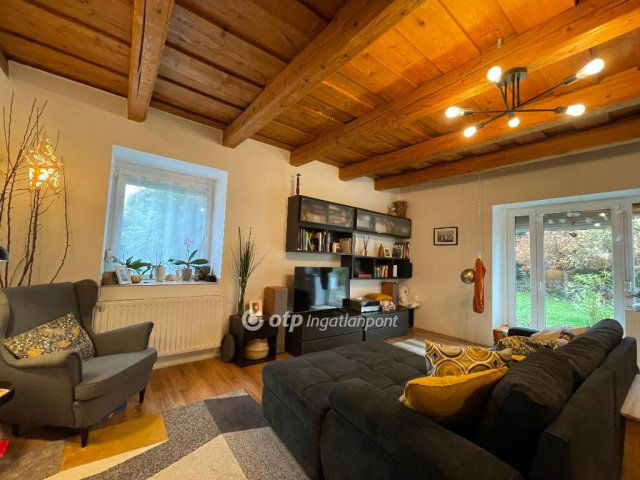 Eladó családi ház, Veszprémben 162 M Ft, 7 szobás