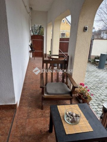 Eladó családi ház, Zsámbékon 179 M Ft, 7 szobás