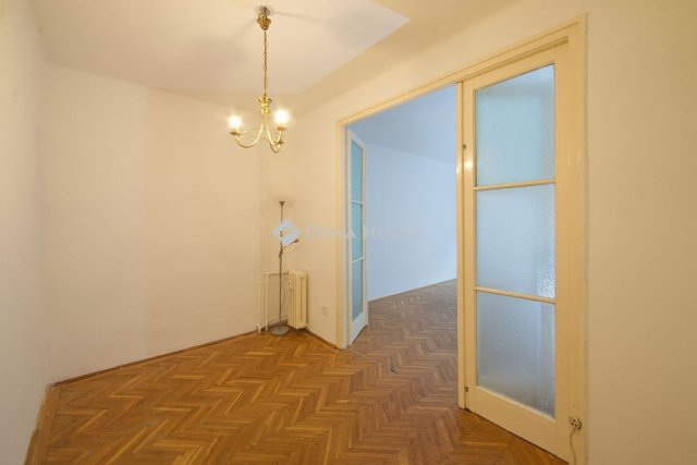 Eladó téglalakás, Budapesten, XIII. kerületben, Kárpát utcában