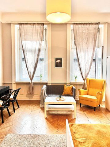 Eladó téglalakás, Budapesten, VI. kerületben 99.999 M Ft