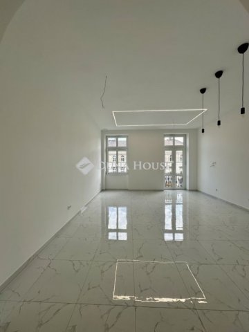 Eladó téglalakás, Budapesten, V. kerületben 181 M Ft, 4 szobás