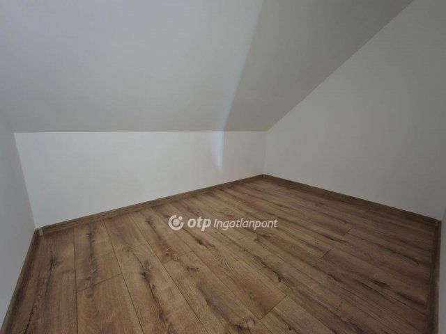 Eladó családi ház, Bébén 78 M Ft, 1+3 szobás