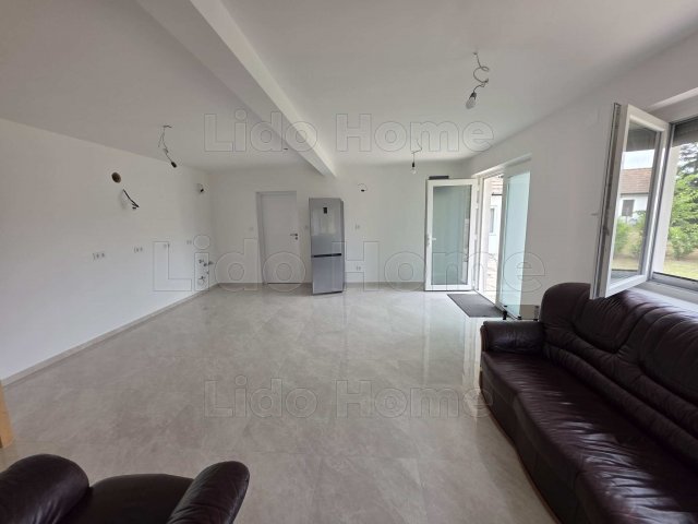 Eladó családi ház, Balatonlelleén 79.9 M Ft, 6 szobás