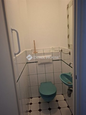 Eladó családi ház, Sülysápon 95.5 M Ft, 5 szobás