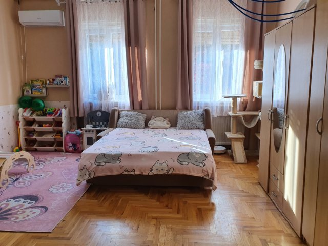Eladó családi ház, Budapesten, XX. kerületben, Uzsok utcában