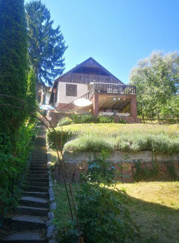 Eladó nyaraló, Ábrahámhegyen 185 M Ft, 3+2 szobás