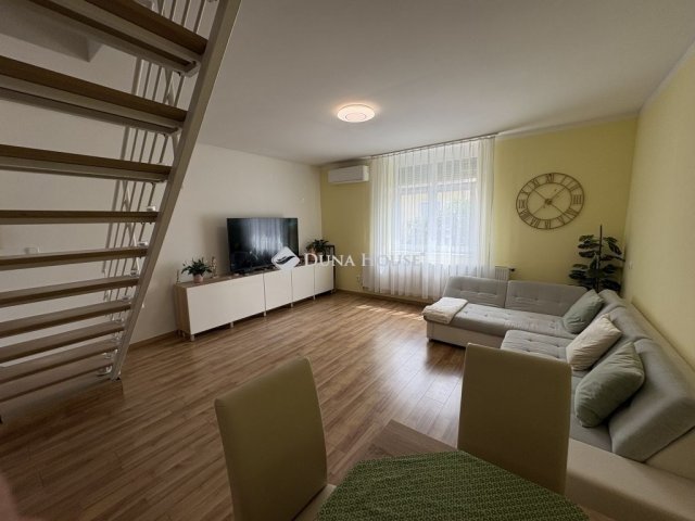 Eladó családi ház, Budapesten, IV. kerületben 78.9 M Ft