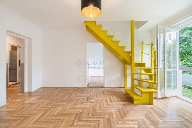 Eladó téglalakás, Pomázon 99.9 M Ft, 5 szobás