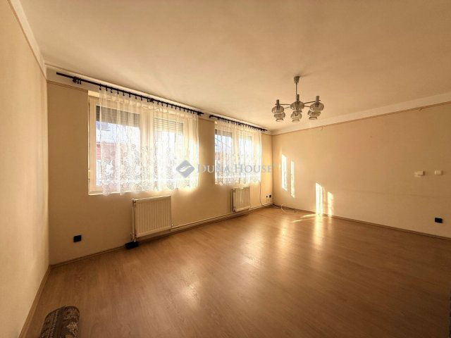 Eladó téglalakás, Győrött, Akác téren 53 M Ft, 2 szobás