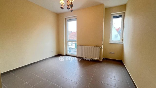 Eladó téglalakás, Egerben 62.9 M Ft, 1+2 szobás