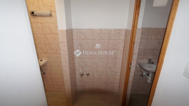 Eladó téglalakás, Vasváron 32.99 M Ft, 2 szobás