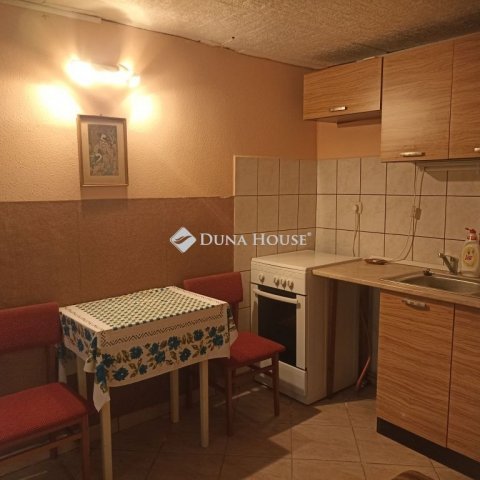 Eladó családi ház, Zalaegerszegen 15.7 M Ft, 1 szobás