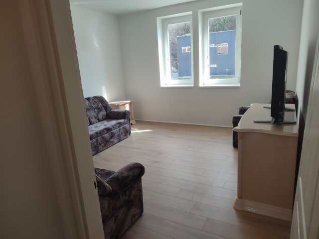 Eladó téglalakás, Komlón 29.9 M Ft, 2 szobás