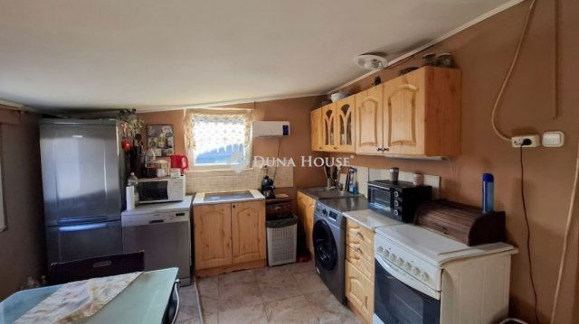 Eladó nyaraló, Szigetszentmiklóson 31.5 M Ft, 3 szobás