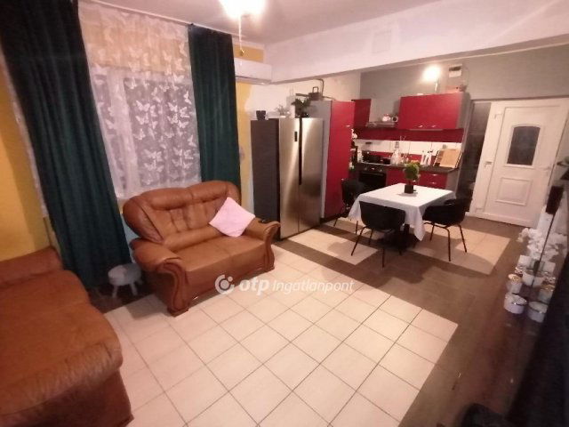 Eladó családi ház, Hajdúhadházon 39.9 M Ft, 3 szobás