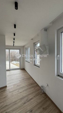 Eladó családi ház, Balatonfűzfőn 184 M Ft, 4 szobás
