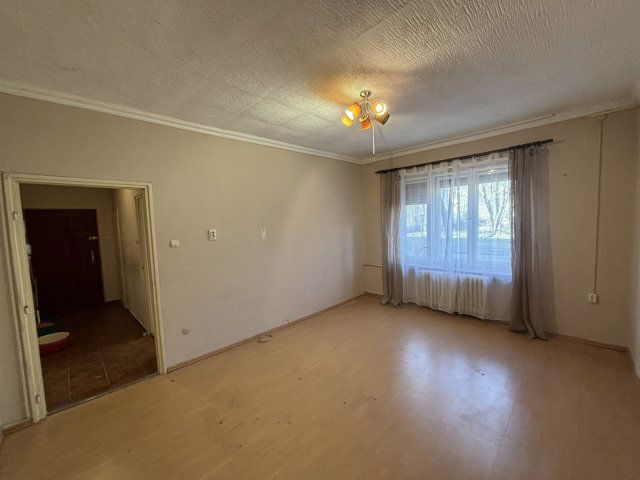 Eladó téglalakás, Tiszaújvárosban, Munkácsy Mihály úton