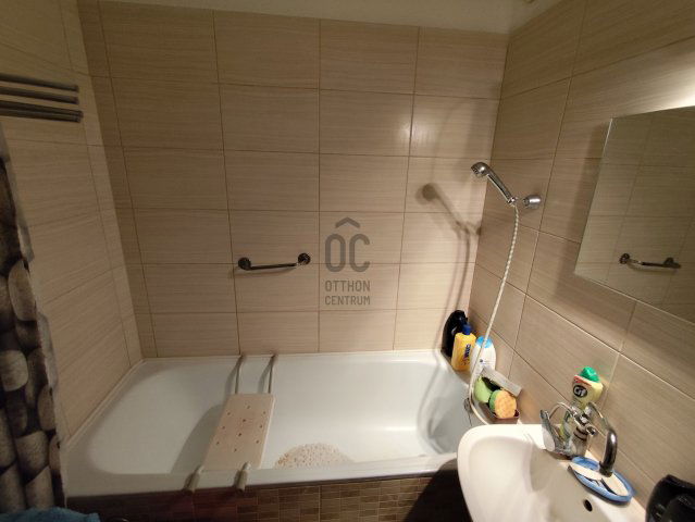 Eladó panellakás, Kecskeméten 47.9 M Ft, 2 szobás