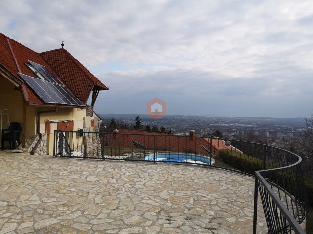 Kiadó téglalakás, albérlet, Pécsett, Csortos Gyula utcában