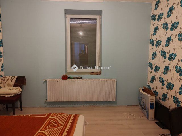 Eladó családi ház, Pomázon, Kossuth Lajos utcában 64 M Ft