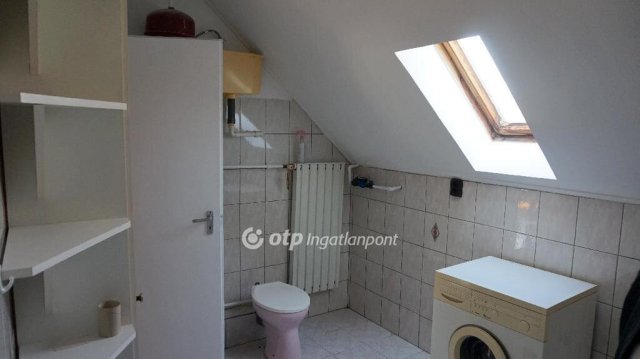 Eladó téglalakás, Gyöngyösön 47.5 M Ft, 3 szobás