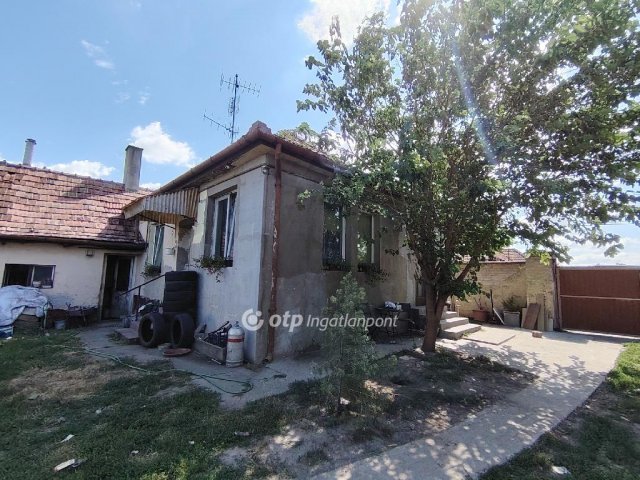 Eladó családi ház, Kecelen 17.99 M Ft, 2 szobás