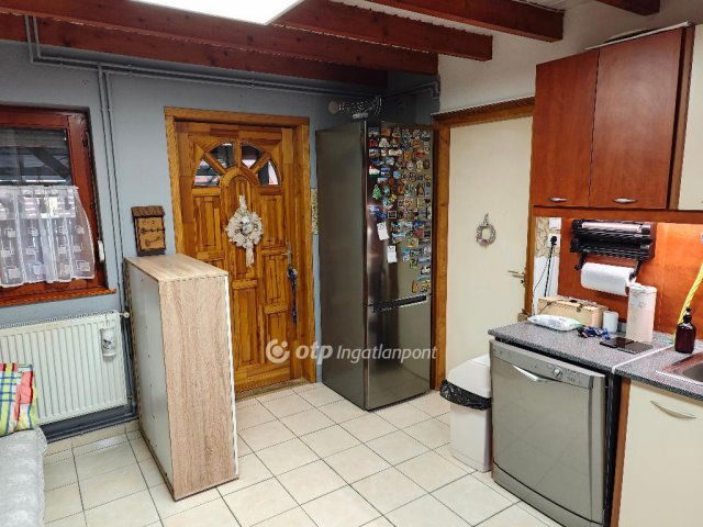 Eladó téglalakás, Szigethalmon 50.99 M Ft, 3 szobás
