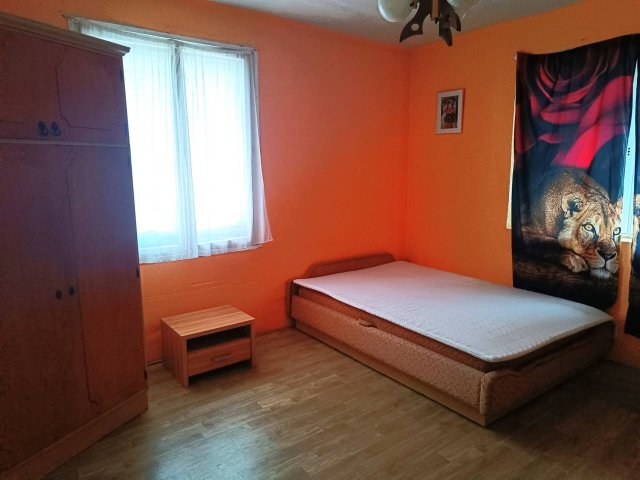 Eladó családi ház, Siklóson 39.9 M Ft, 6 szobás