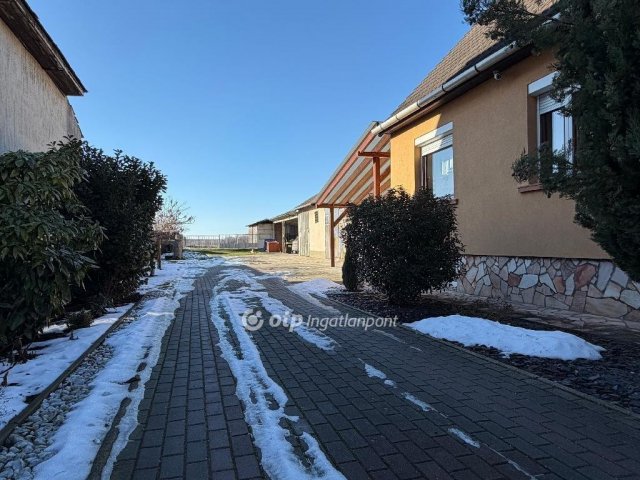 Eladó családi ház, Ugodon 80 M Ft, 4 szobás