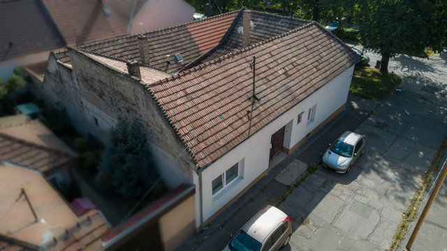 Eladó családi ház, Vácon 79.9 M Ft, 3 szobás